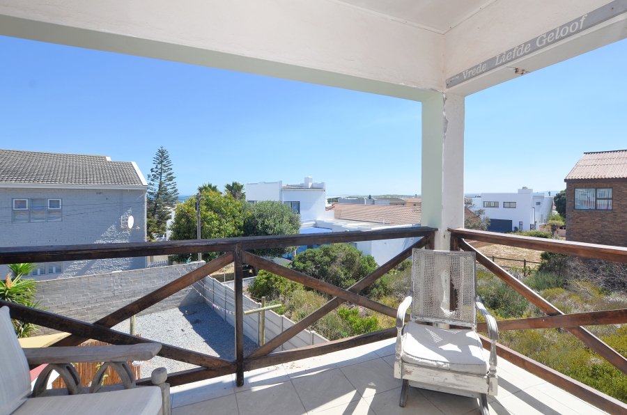 4 Bedroom Property for Sale in Yzerfontein Western Cape